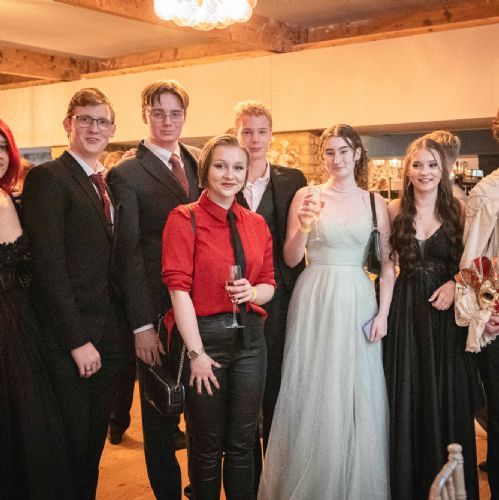 6thFormProm2024-1841)