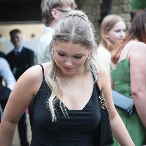 6thFormProm2024-2631)
