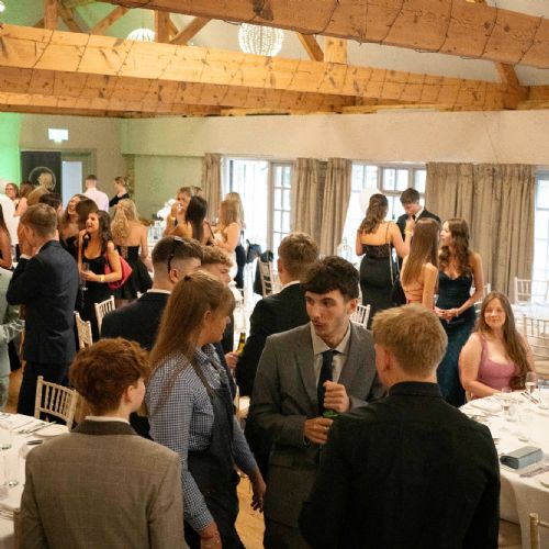 6thFormProm2024-271)