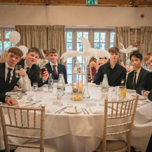 6thFormProm2024-391)