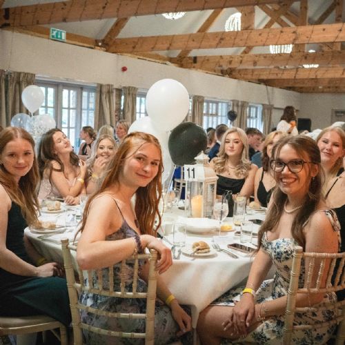 6thFormProm2024-621)