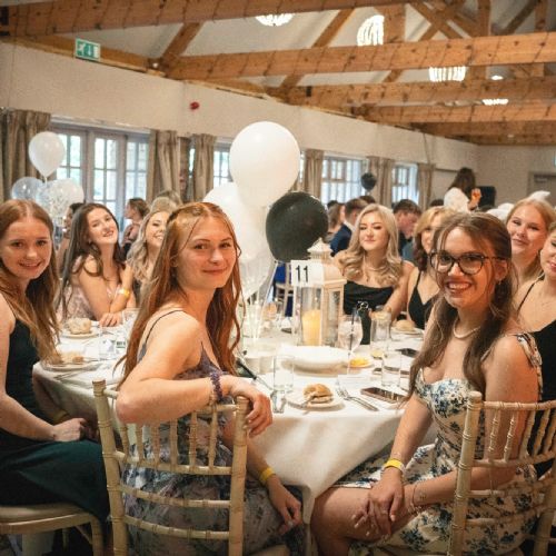 6thFormProm2024-631)