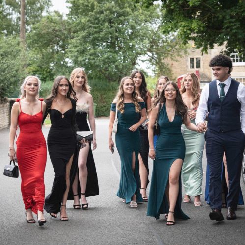 6thFormProm2024-931)