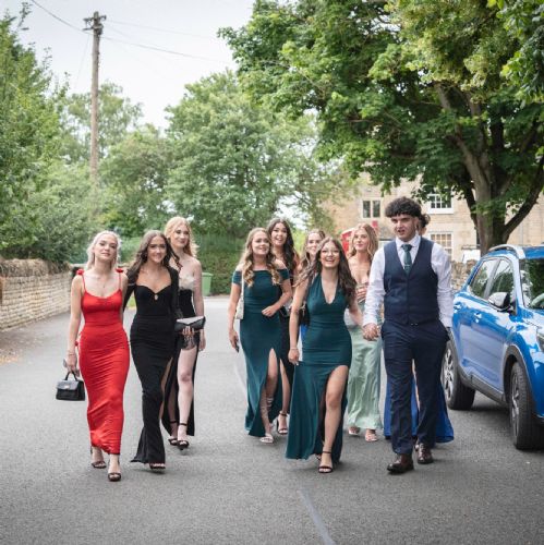 6thFormProm2024-941)