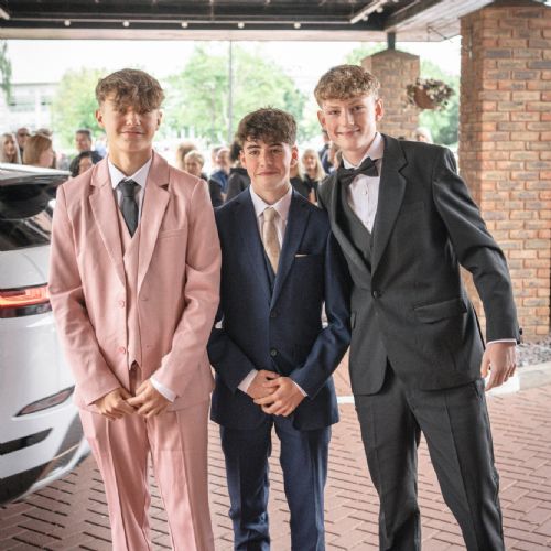 Year11Prom2024-101)