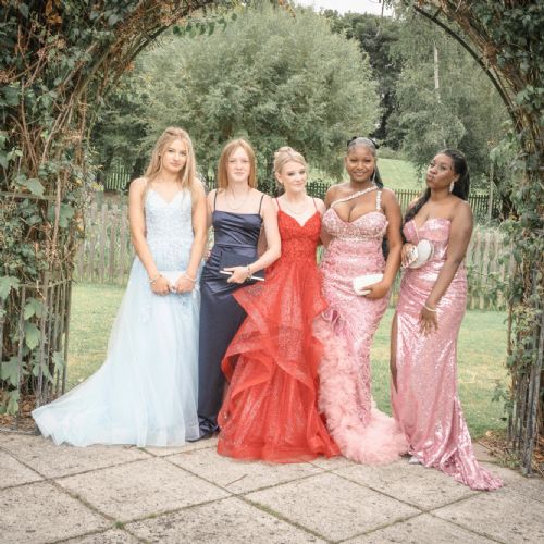 Year11Prom2024-1331)
