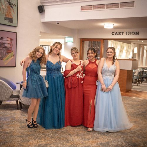 Year11Prom2024-371)