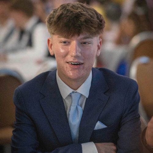 Year11Prom2024-4651)