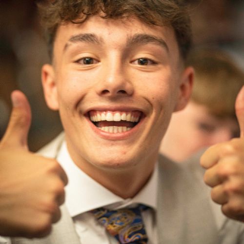 Year11Prom2024-4701)