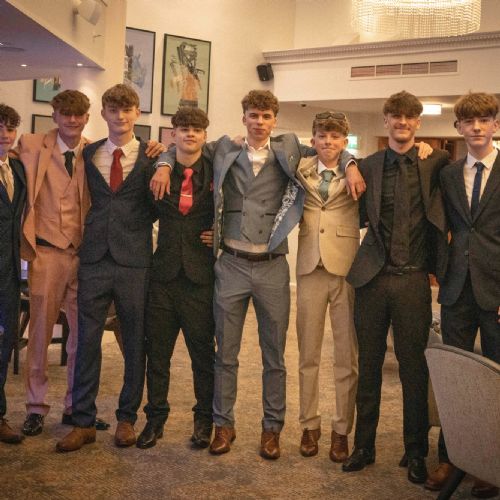 Year11Prom2024-501)